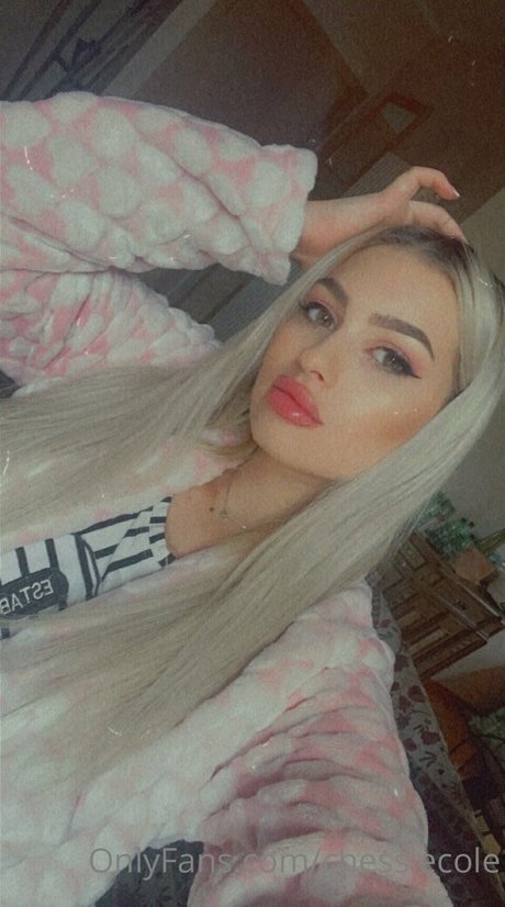 chessiecole nus de stars du porno images