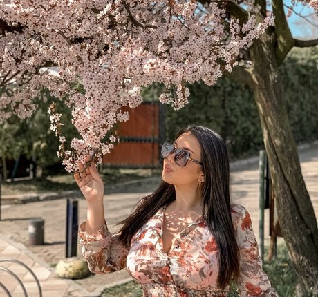 Emina Jahi Fotoaufnahmen