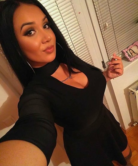 Emina Jahi star du porno sexy collection