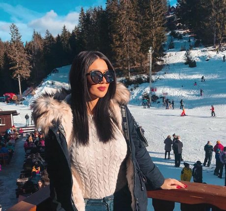 Emina Jahi modèle hd archive