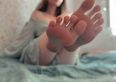 kylie little toes star pornographique archive