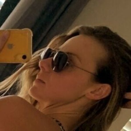 kellygee modèle nu des photos