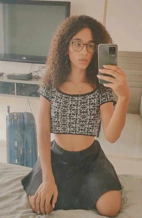 chaton courbé onlyfans art sexy galeries