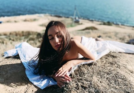 anyalove2 nus de stars du porno photo