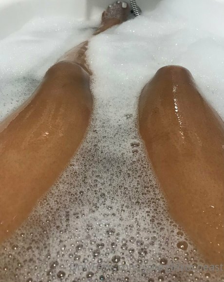 éjacule sur la langue onlyfans haut gratuit photos